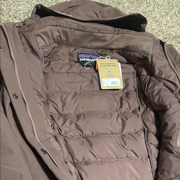 New with tags Patagonia Tres 3 in 1 Parka size small Dusky Brown - Picture 4 of 5